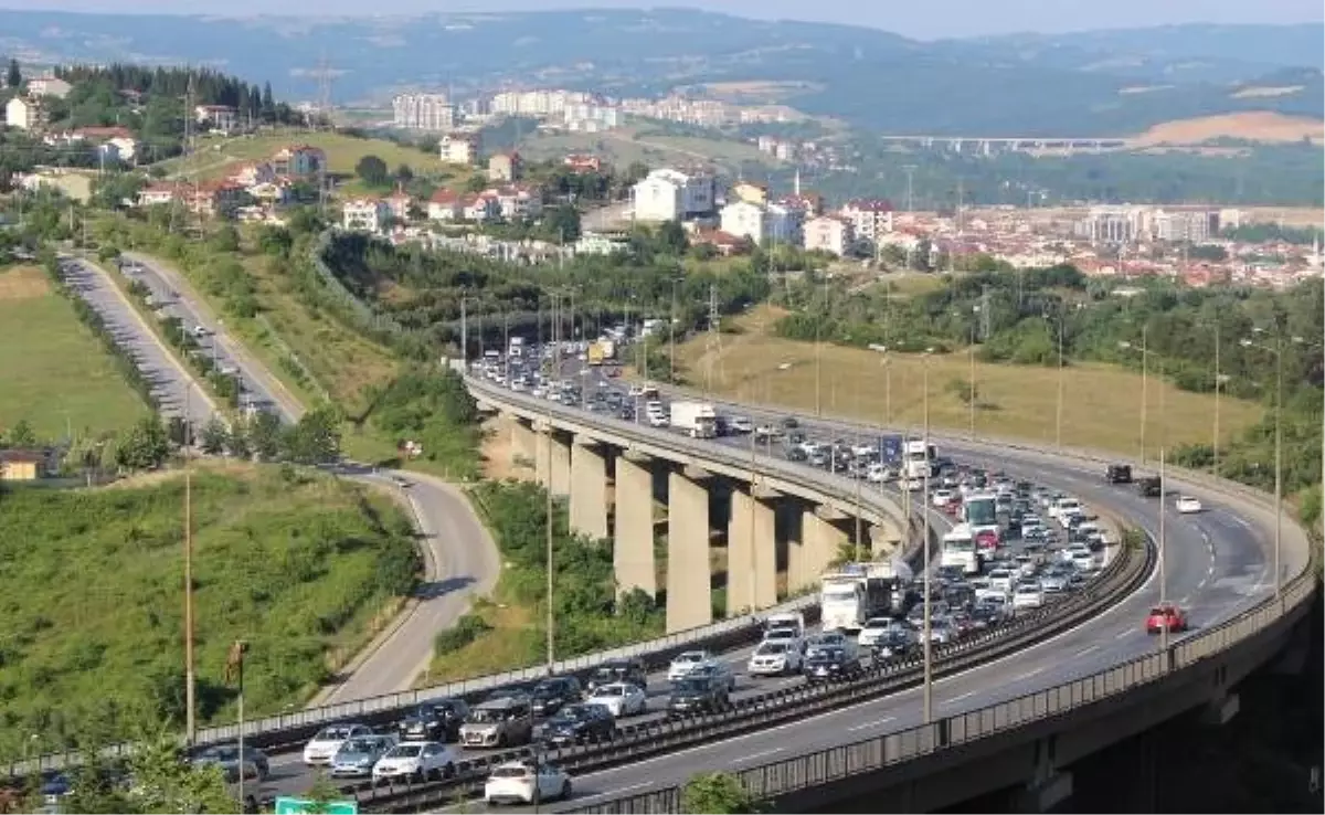 Bayram sonrası Kocaeli geçişindeki yollarda trafik akıcı (2)