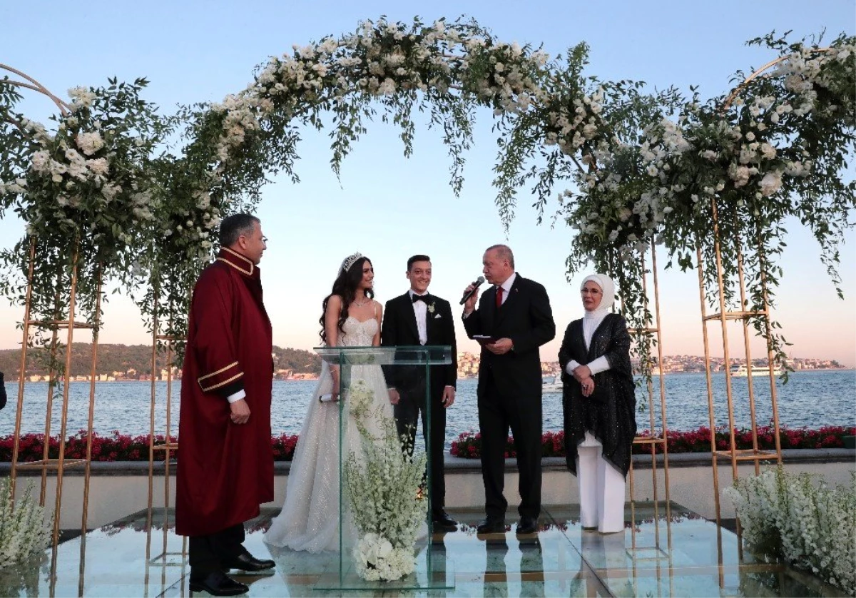 Cumhurbaşkanı Erdoğan, futbolcu Mesut Özil\'in nikah şahidi oldu