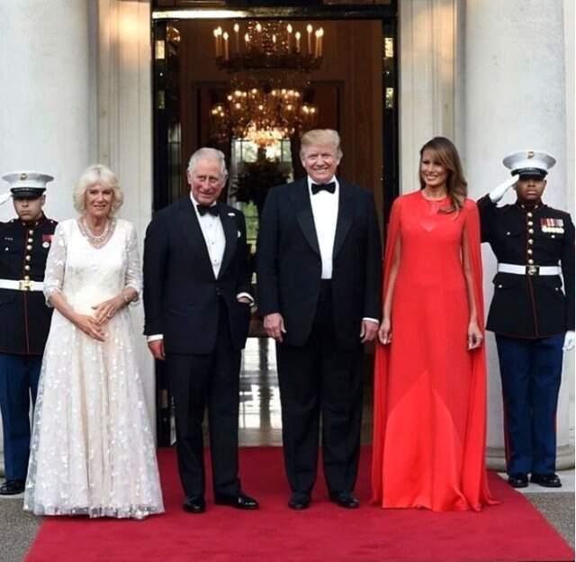 Donoald Trump'ın eşi Melania Trump göbeğiyle olay oldu