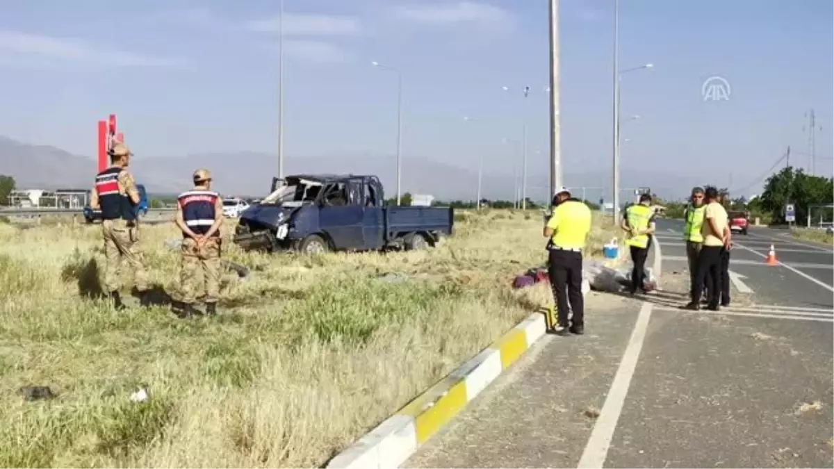 Erzincan\'da trafik kazası: 6 yaralı