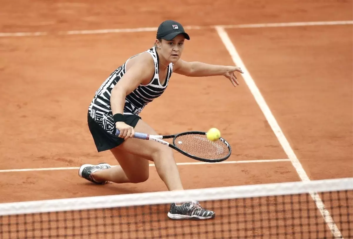 Fransa Açık\'ta kadınlar finalin adı: Barty - Vondrousova