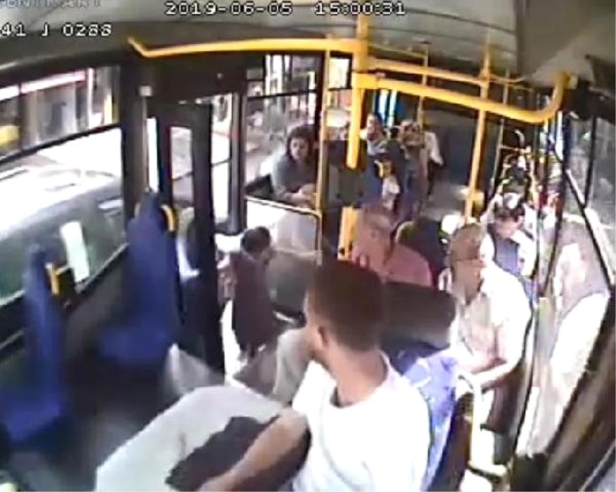 Halk otobüsü sürücüsü, yaralı çocuğu hastaneye götürdü