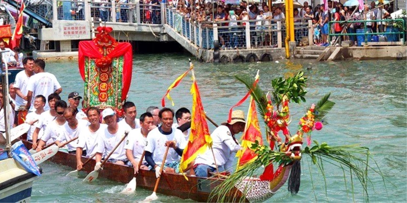 Hong Kong\'da Ejderhalı Tekne Festivali heyecanı