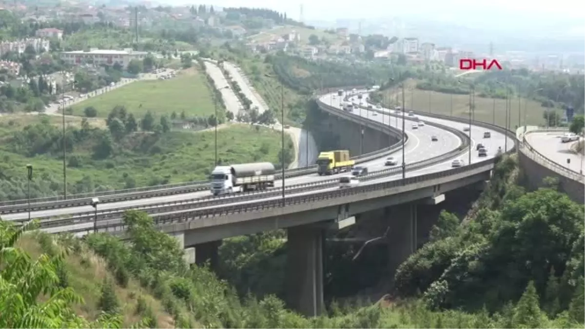 KOCAELİ GEÇİŞİNDE KARAYOLLARINDA AKICI TRAFİK VAR