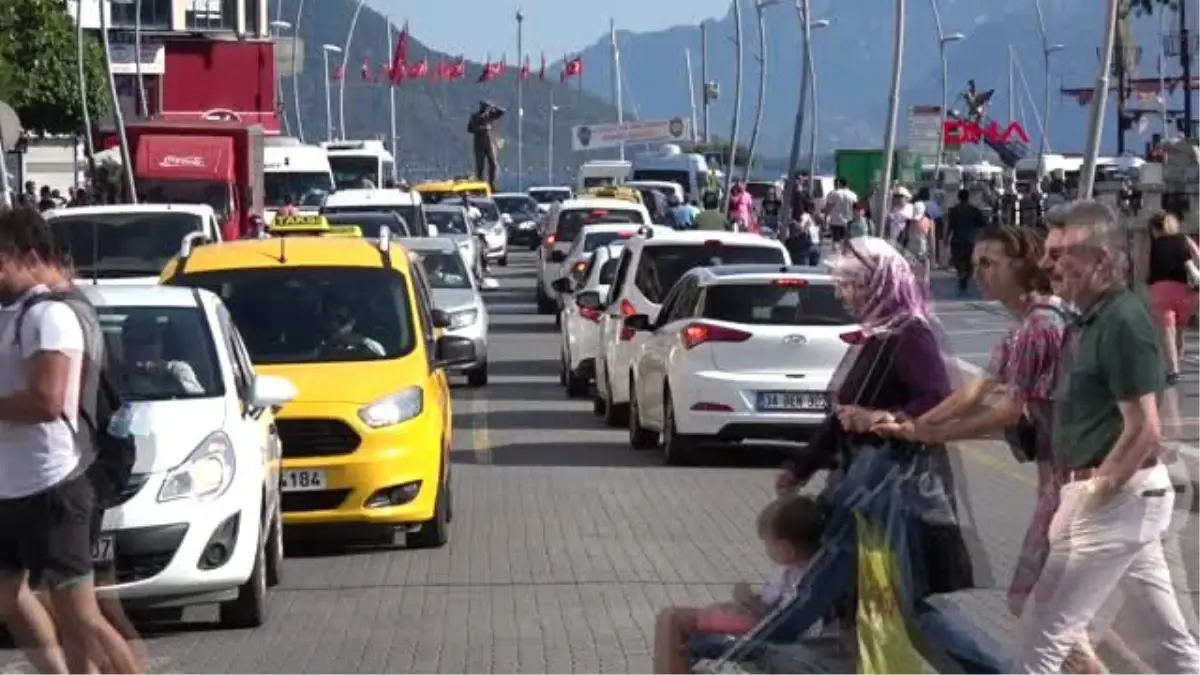 MUĞLA MARMARİS\'TE TATİLCİLERİN DÖNÜŞ YOLCULUĞU BAŞLADI