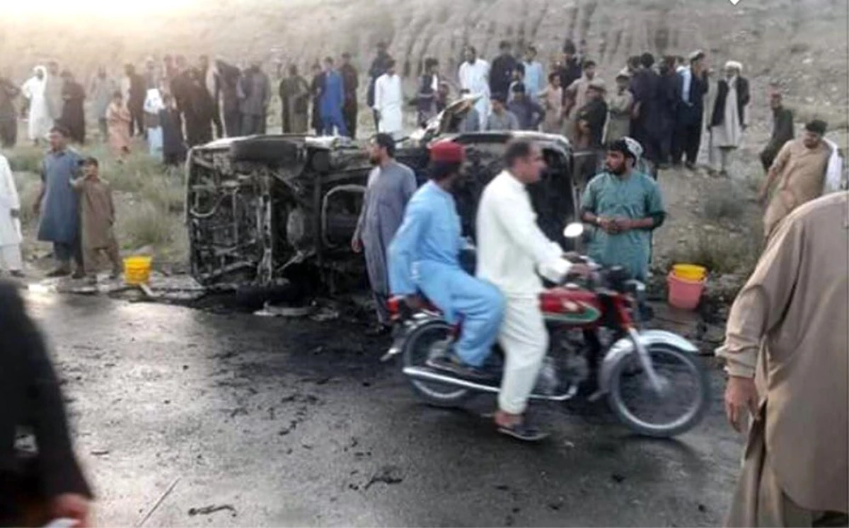 Pakistan\'da bomba yüklü araçla saldırı: 5 ölü, 14 yaralı