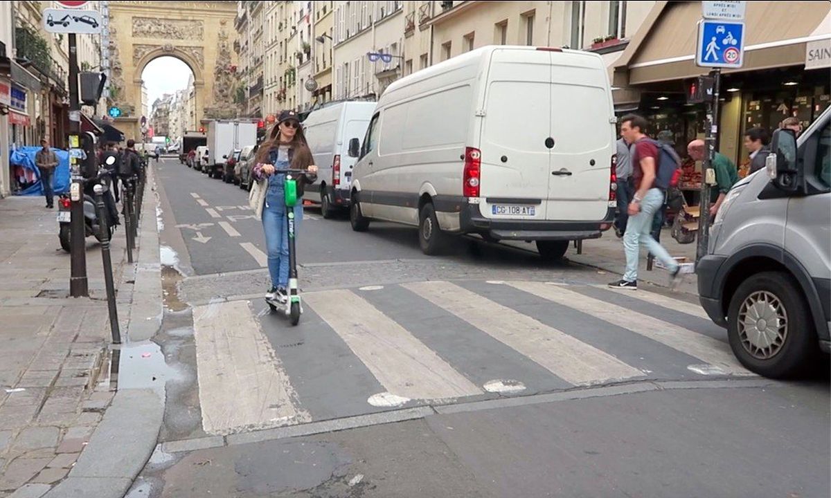 Paris\'te bisiklet ve elektrikli scooter kullanımı için yeni tedbirler