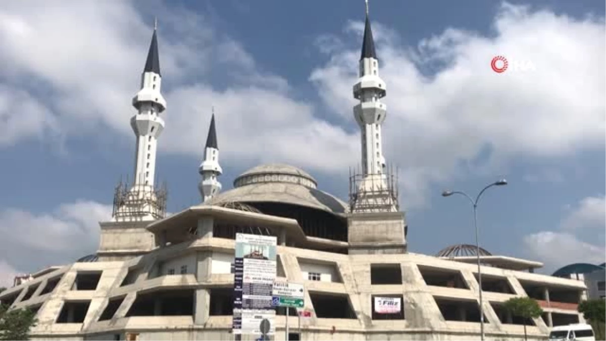Sakarya\'nın en büyük Külliyesi Şeyh Edebali Camii ibadete açıldı