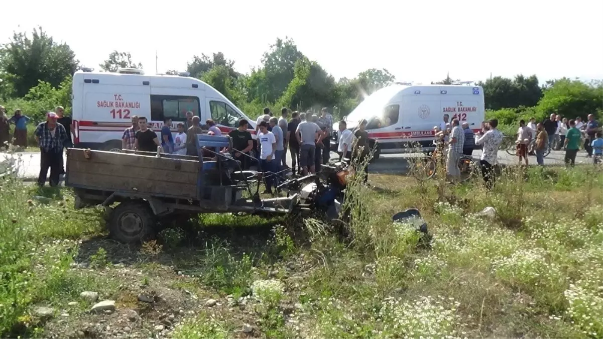 Tarım aracı takla atıp yol kenarına savruldu: 1 ölü, 4 yaralı