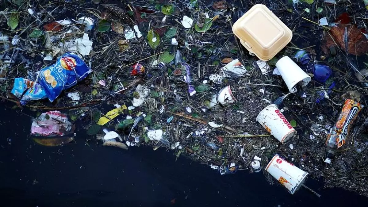 Türkiye\'den Akdeniz\'e her yıl 110 bin ton plastik atık karışıyor