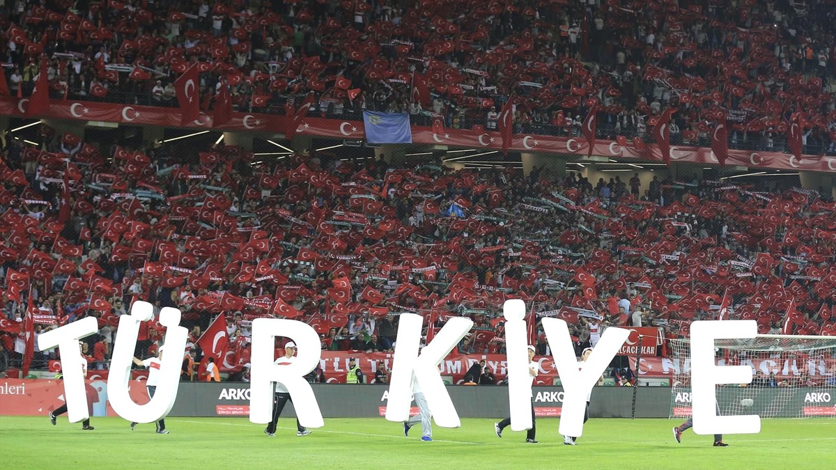 Türkiye futbolu milli takımda da dışa bağımlı