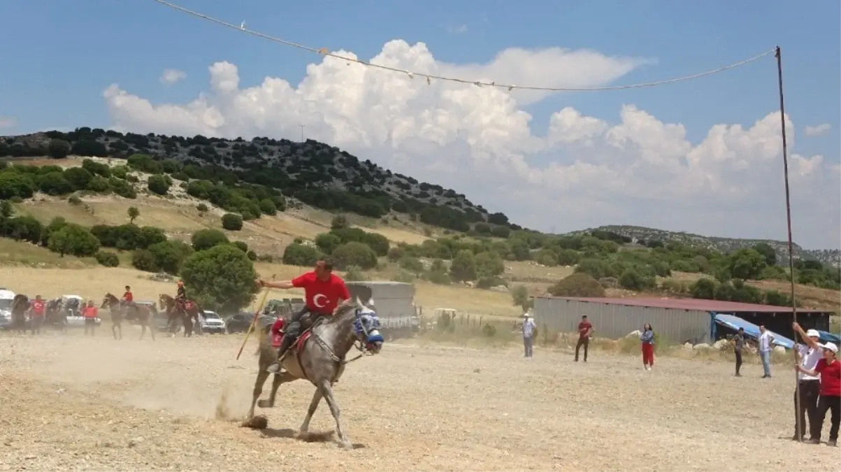 Ulucak\'ta bahar şenliği coşkusu