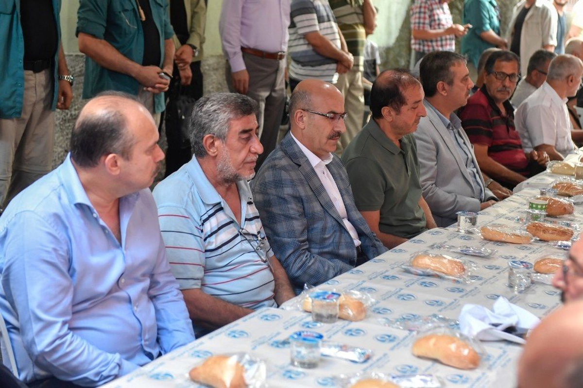 Vali Demirtaş, şehitler için düzenlenen mevlitlere katıldı