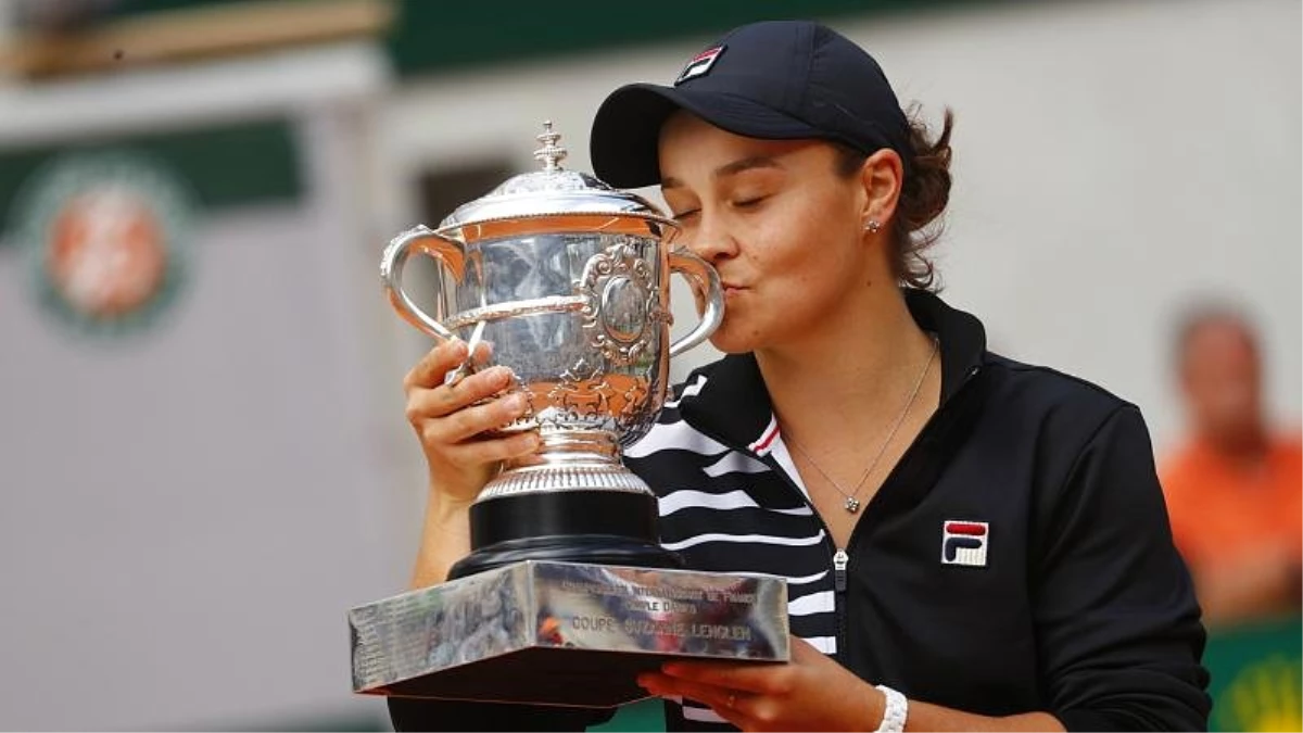 Avustralyalı Ashleigh Barty ilk Grand Slam şampiyonluğunu Fransa Açık\'ta aldı