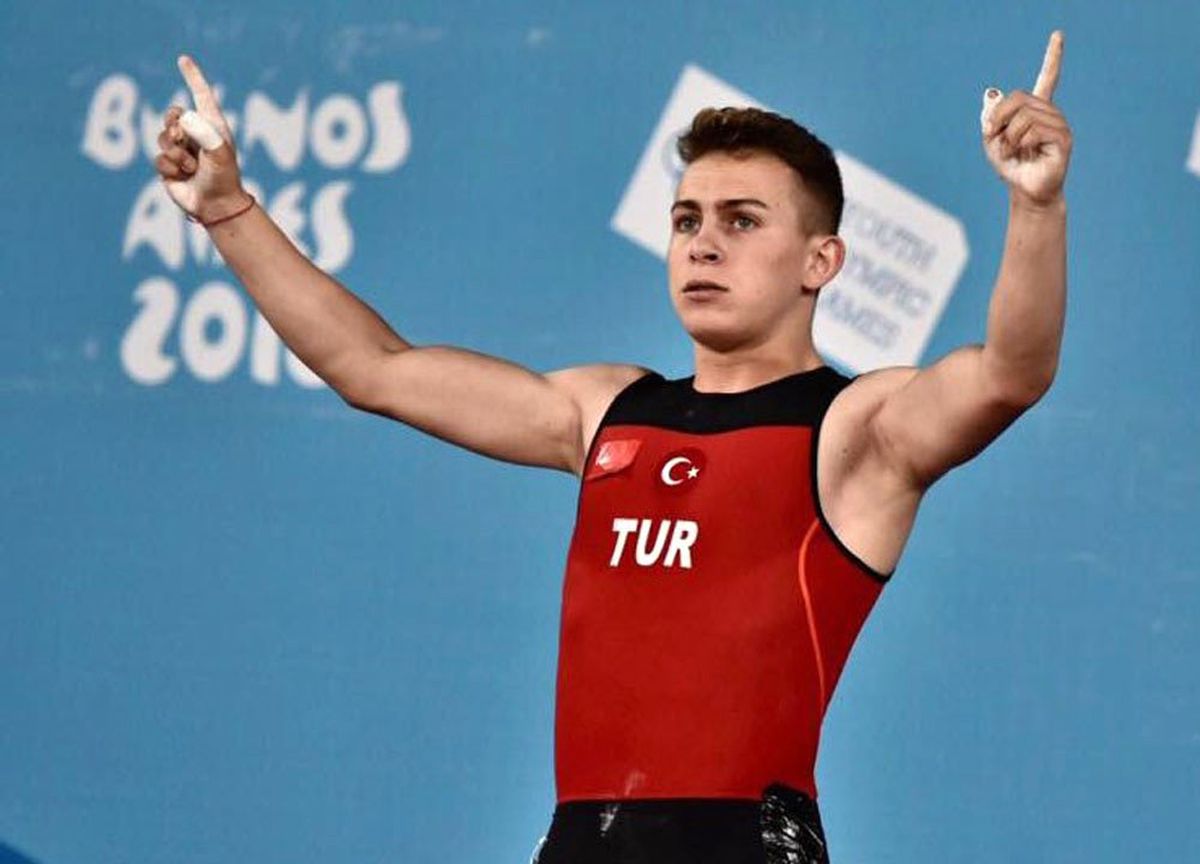 Caner Toptaş, halterde Dünya Şampiyonu oldu