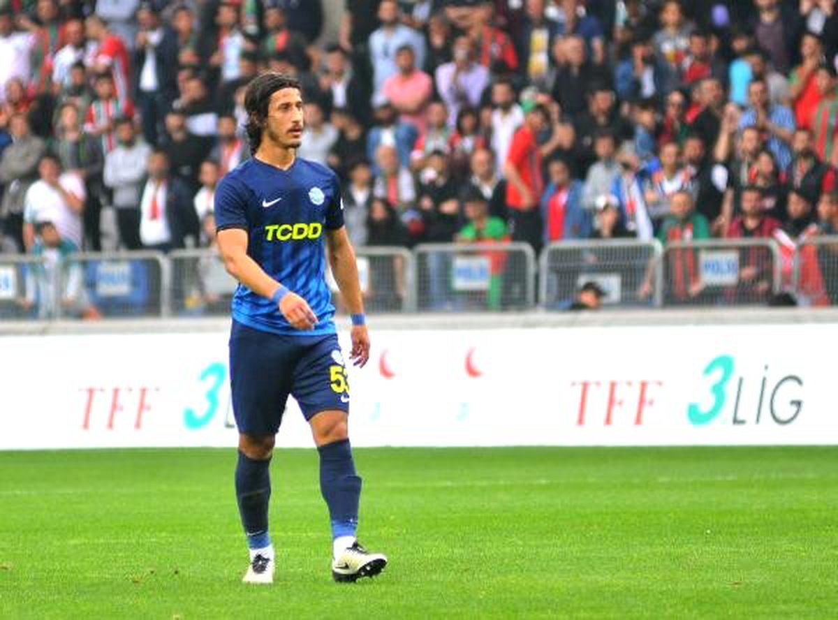Çaykur Rizespor, genç stoper Burak Öksüz\'ü istiyor