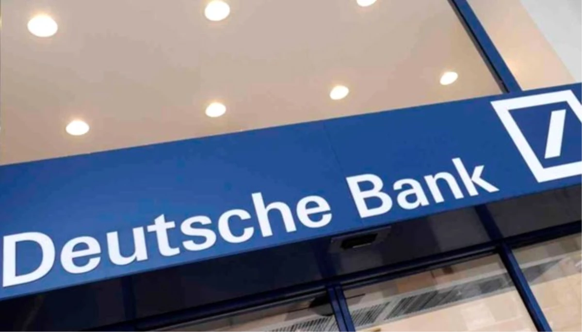 Fitch, Deutsche Bank’ın notunu düşürdü