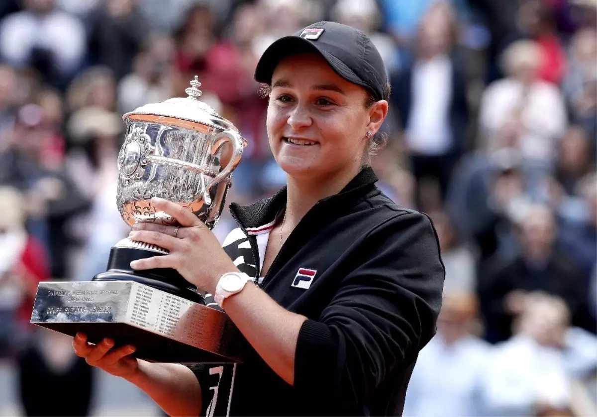 Fransa Açık\'ta kadınlarda şampiyon Ashleigh Barty