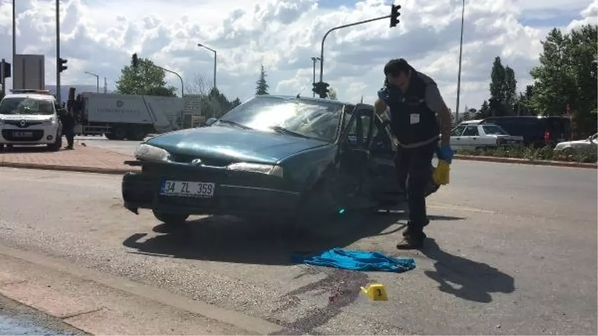 Konya\'da otomobiller çarpıştı, 18 yaşındaki Behiye öldü