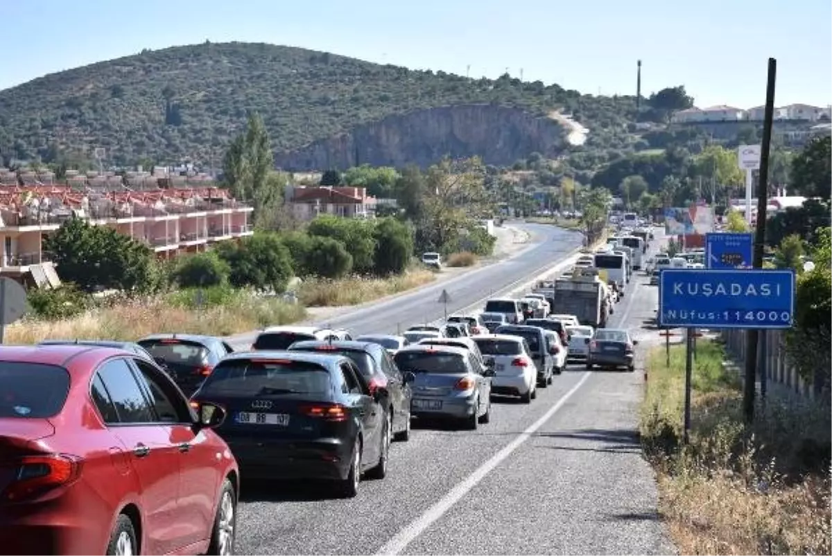 Kuşadası\'na, 7 günde 310 bin araçla giriş yapıldı