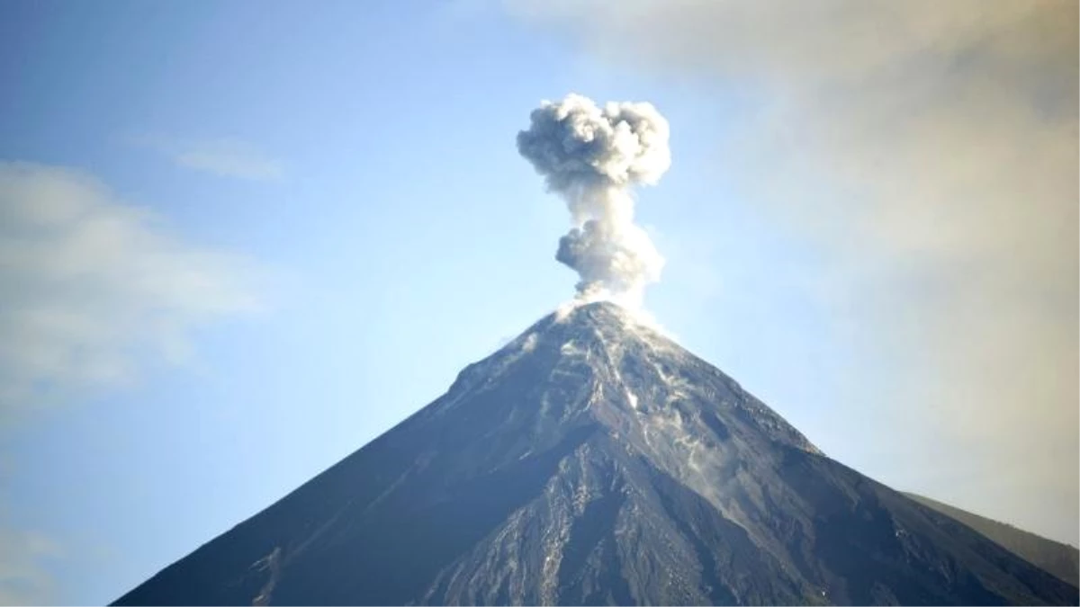 Rusya\'da söndü bilinen volkan harekete geçti: Patlaması felaket olabilir