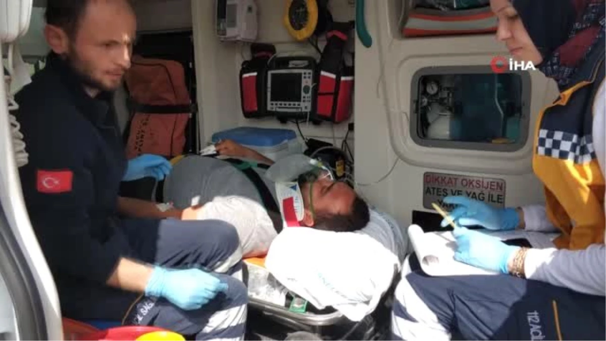 Samsun\'da minibüs tıra çarptı: 4 yaralı