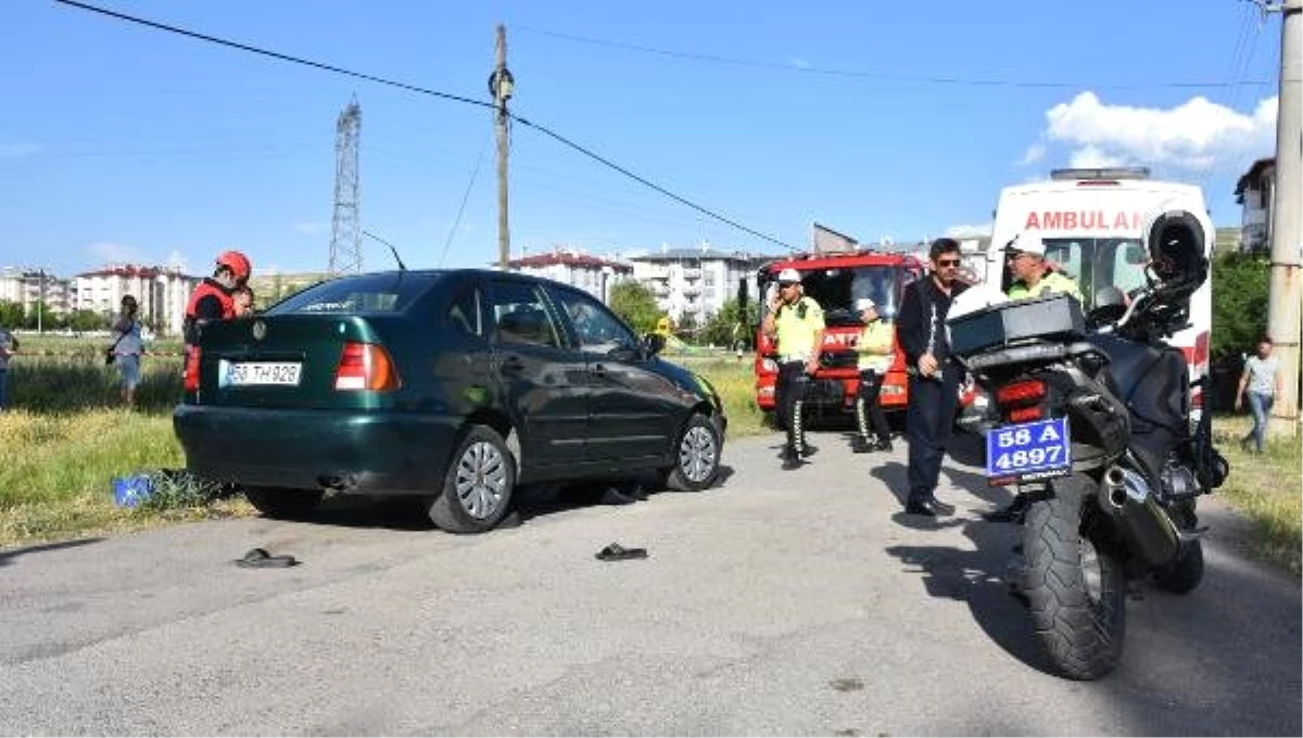 Sokakta yürüyen kadınlara otomobil çarptı: 1 ölü, 1 yaralı