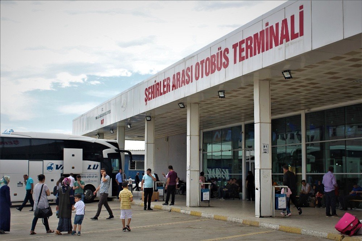Van\'a gelen tatilcilerin bayram dönüşü yoğunluğu başladı