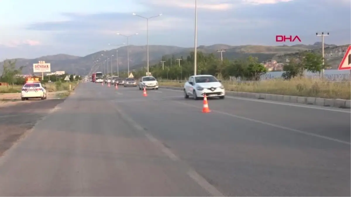 AFYONKARAHİSAR Bayram tatilinde Afyonkarahisar\'dan 450 bin araç geçti