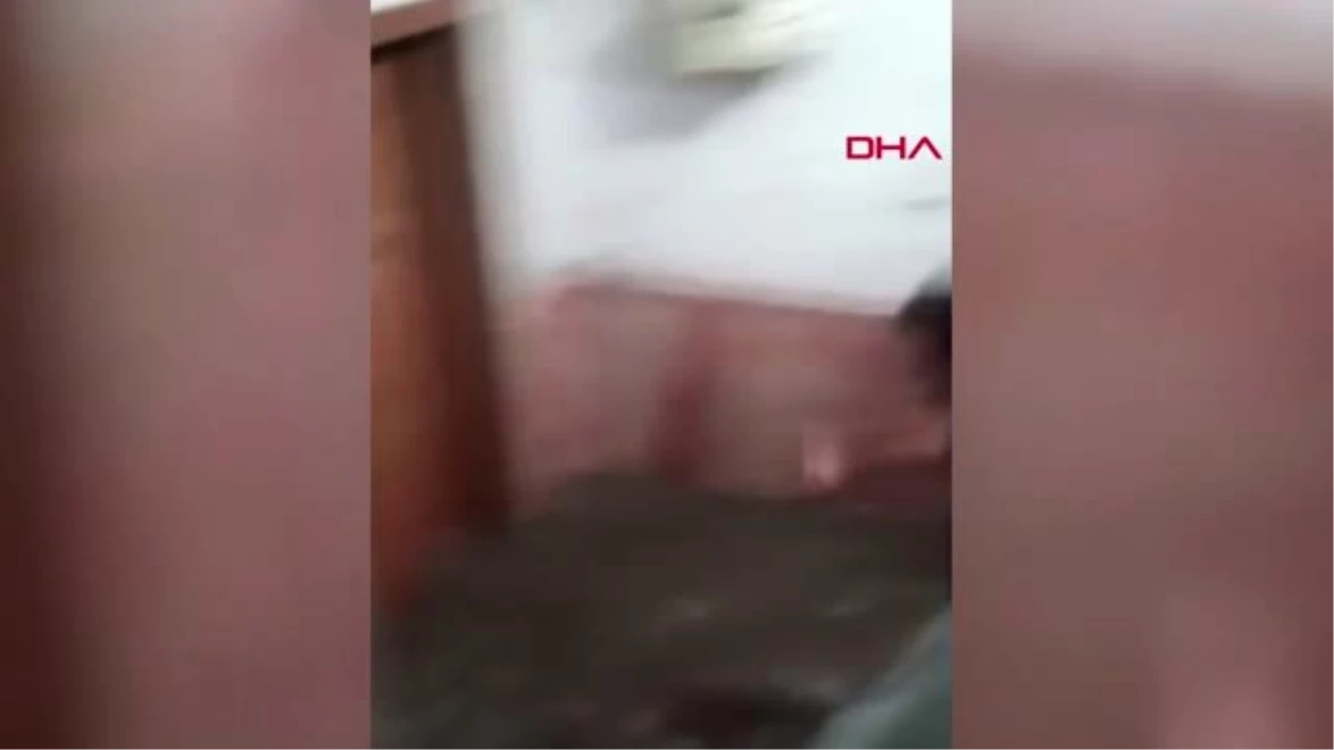 ANKARA Bodrum katta mahsur kalan anne ve kızını polis boğulmaktan son anda kurtardı