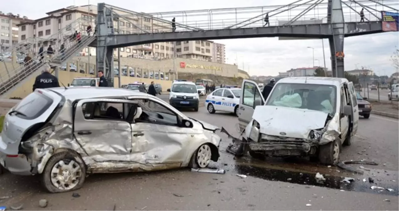 Bakan Soylu, bayram tatilinde trafikte ölenlerin sayısının 70 olduğunu açıkladı