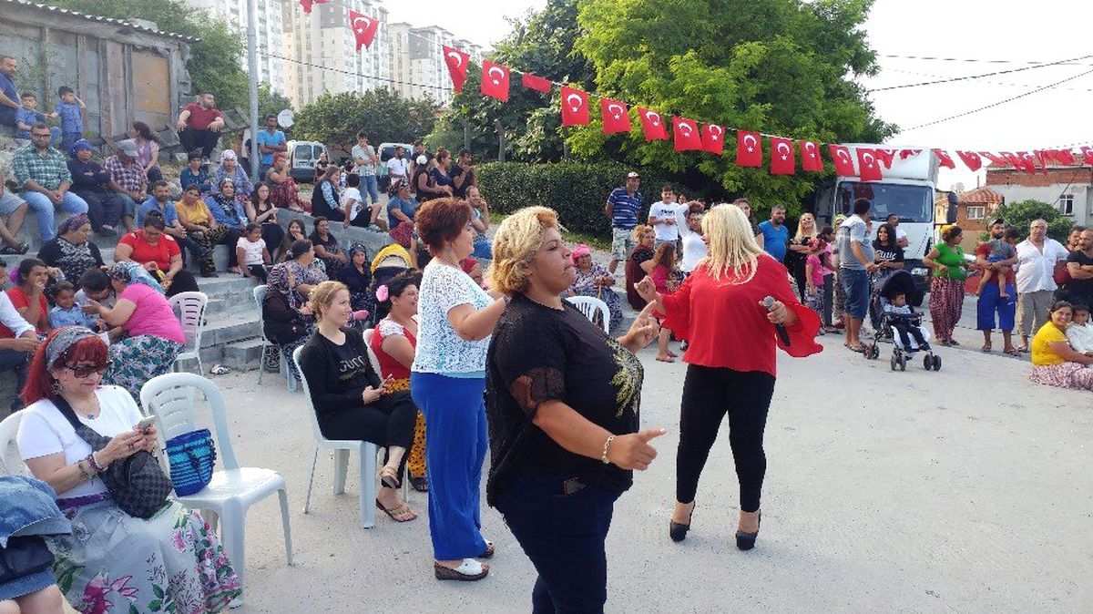 Başakşehir Belediye Başkanı Kartoğlu, Roman vatandaşlarla buluştu