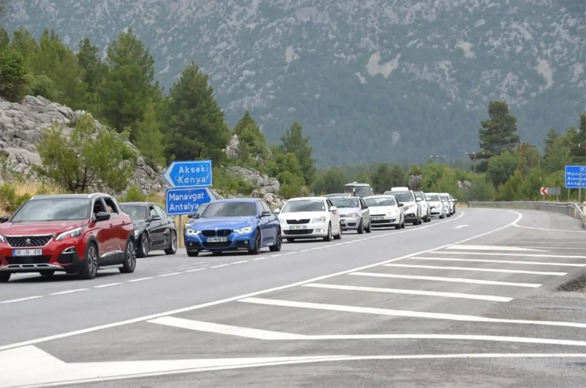 Dönüş trafiği havadan görüntülendi