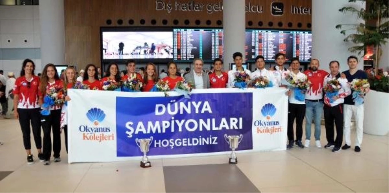 Dünya tenis şampiyonları Türkiye\'ye döndü