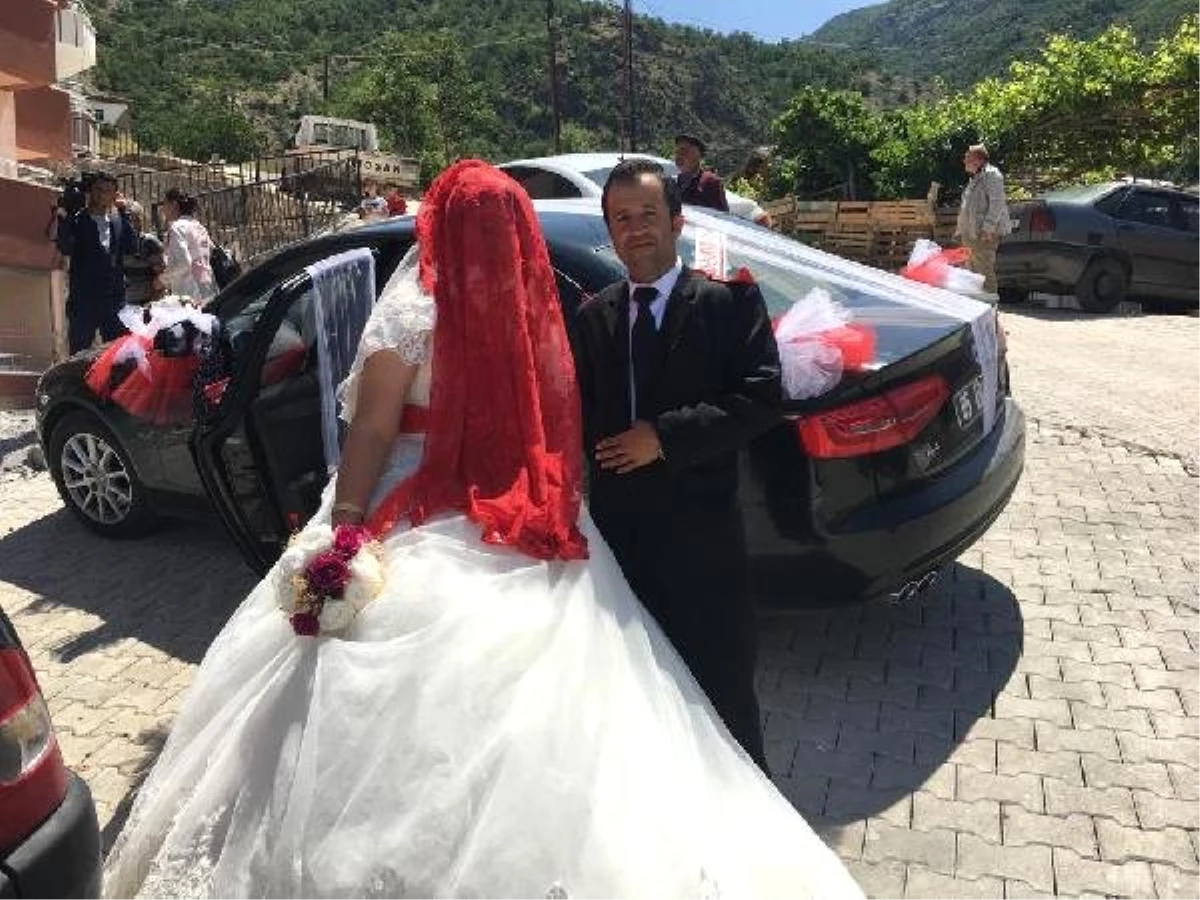 Evlenecek çiftlerin, düğün arabası tercihi kaldırılan makam araçları oluyor