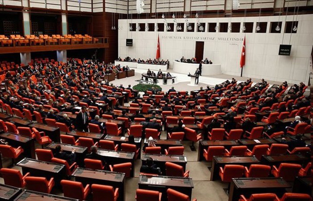 Meclis yeni askerlik sistemi için mesai yapacak