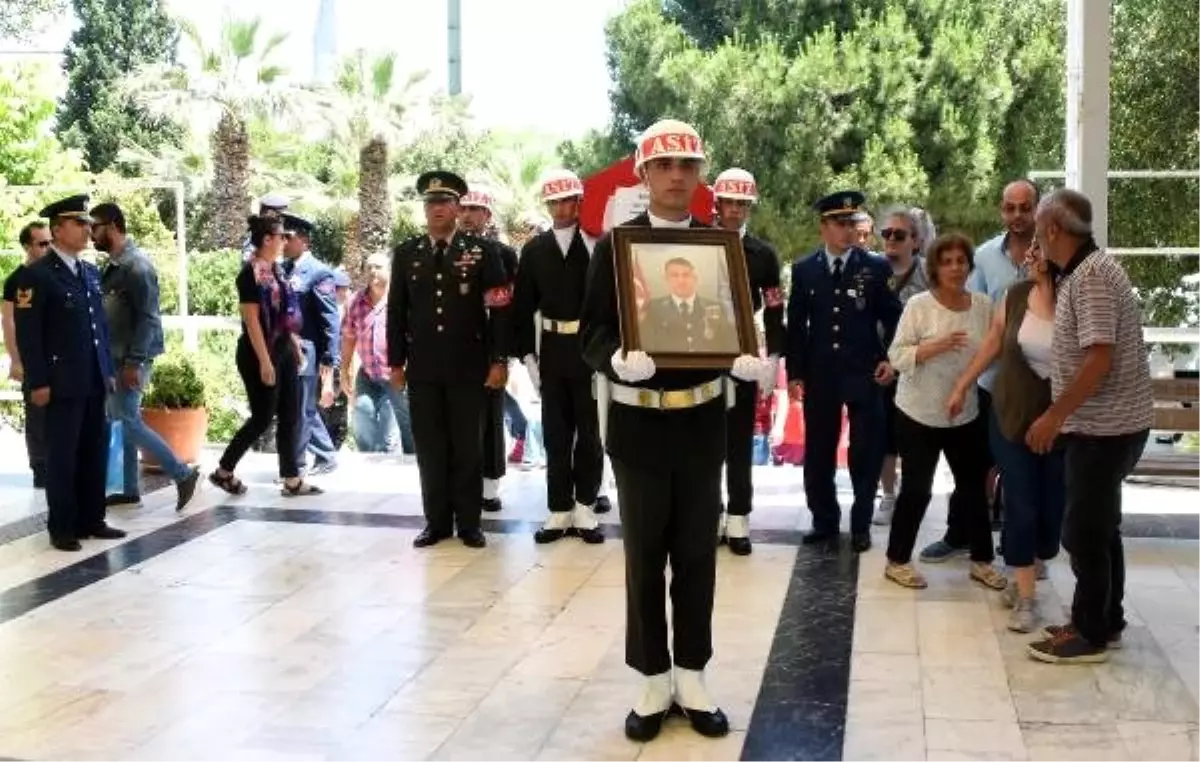 Şehit astsubay Harmankaya, gözyaşları arasında toprağa verildi