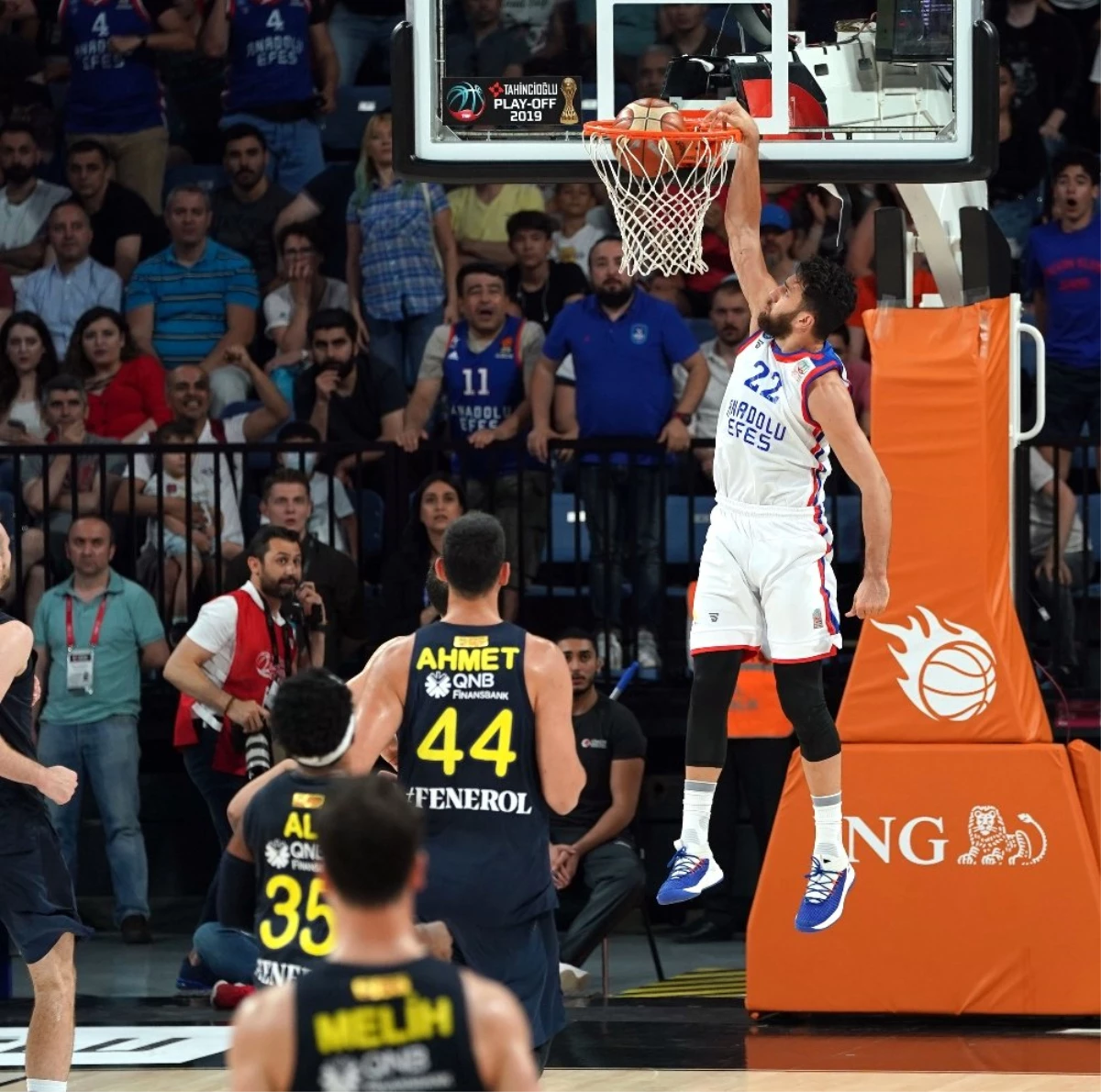 Tahincioğlu Basketbol Süper Ligi: Anadolu Efes: 56 - Fenerbahçe Beko: 73