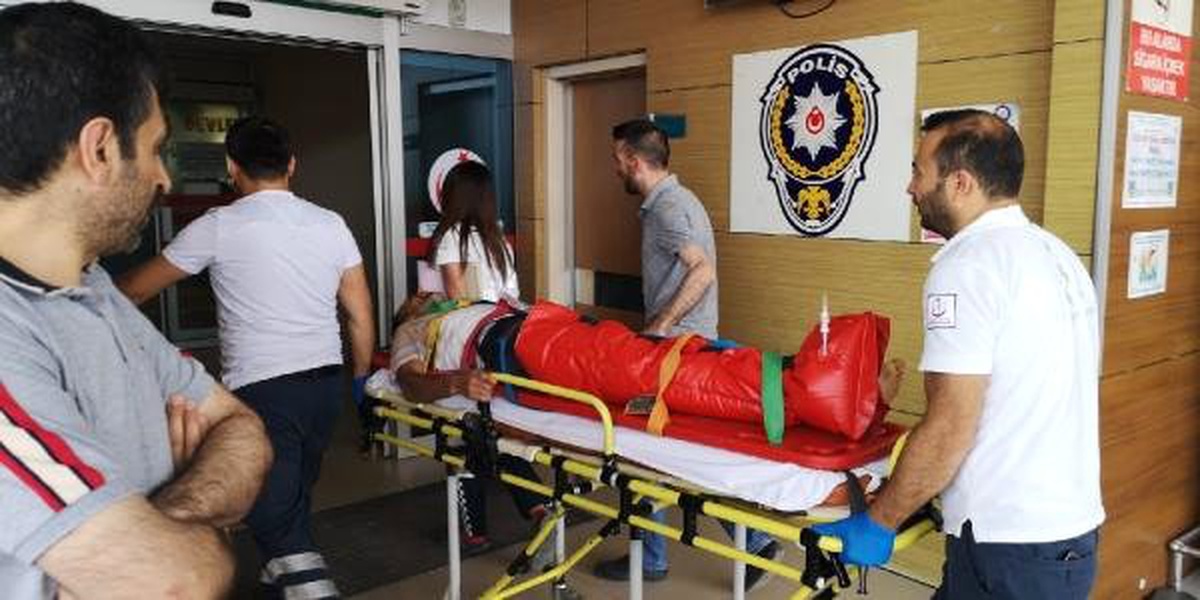 Tarlada tartıştığı yeğenini av tüfeğiyle yaraladı