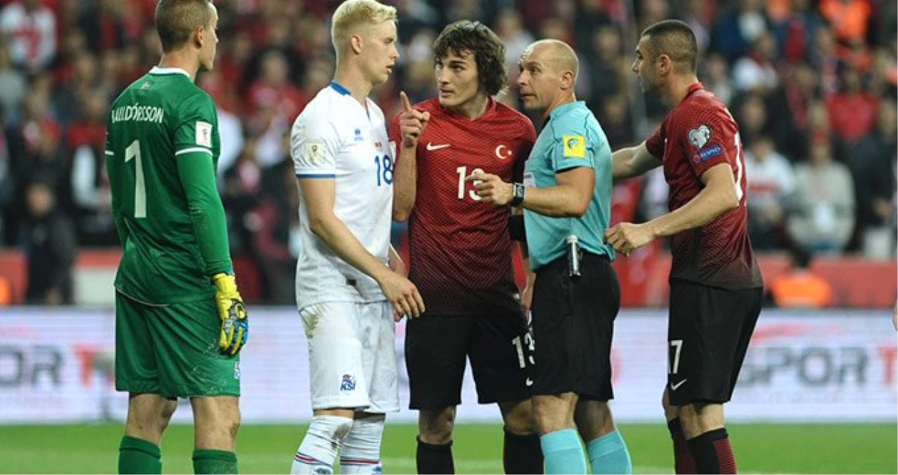 İzlanda-Türkiye maçını Szymon Marciniak yönetecek