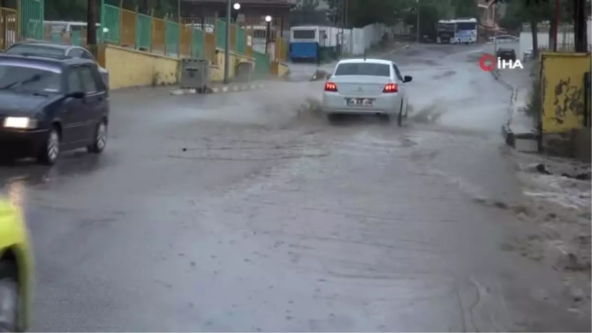 Yağmur vatandaşları hazırlıksız yakaladı