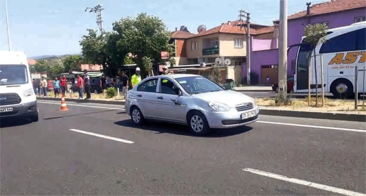 Yolun karşısına geçmek isterken canından oldu