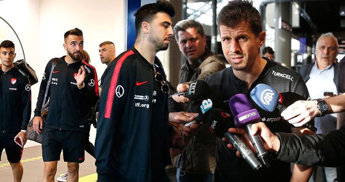 A Milli Futbol Takımı\'nın İzlanda\'da Konya Havalimanı\'nın onaylanmamış olması sebebiyle bekletildiği iddiası