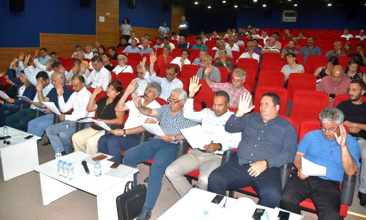 Aliağa belediye meclisinde 39 madde tek tek oylandı