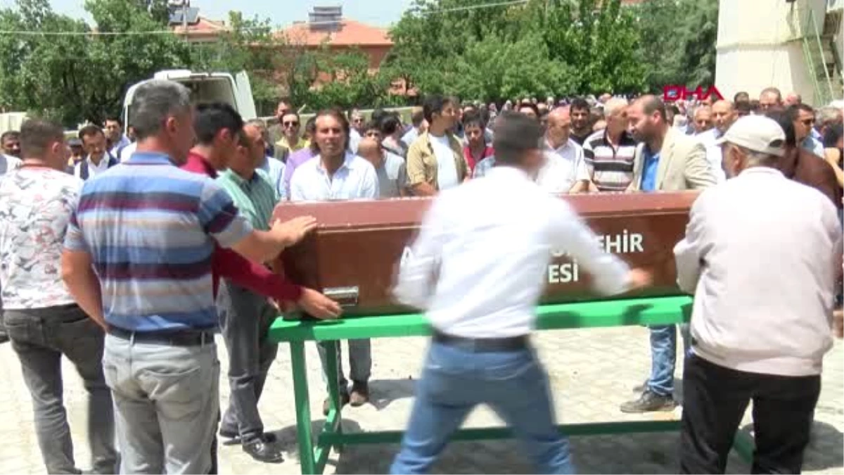 Ankara\'da sele kapılarak ölen kadın toprağa verildi