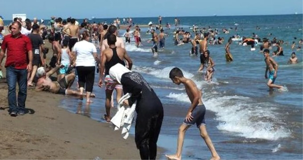 Antalya\'nın Gazipaşa ilçesinde, Suriyelilerin plajlara girişi yasaklandı