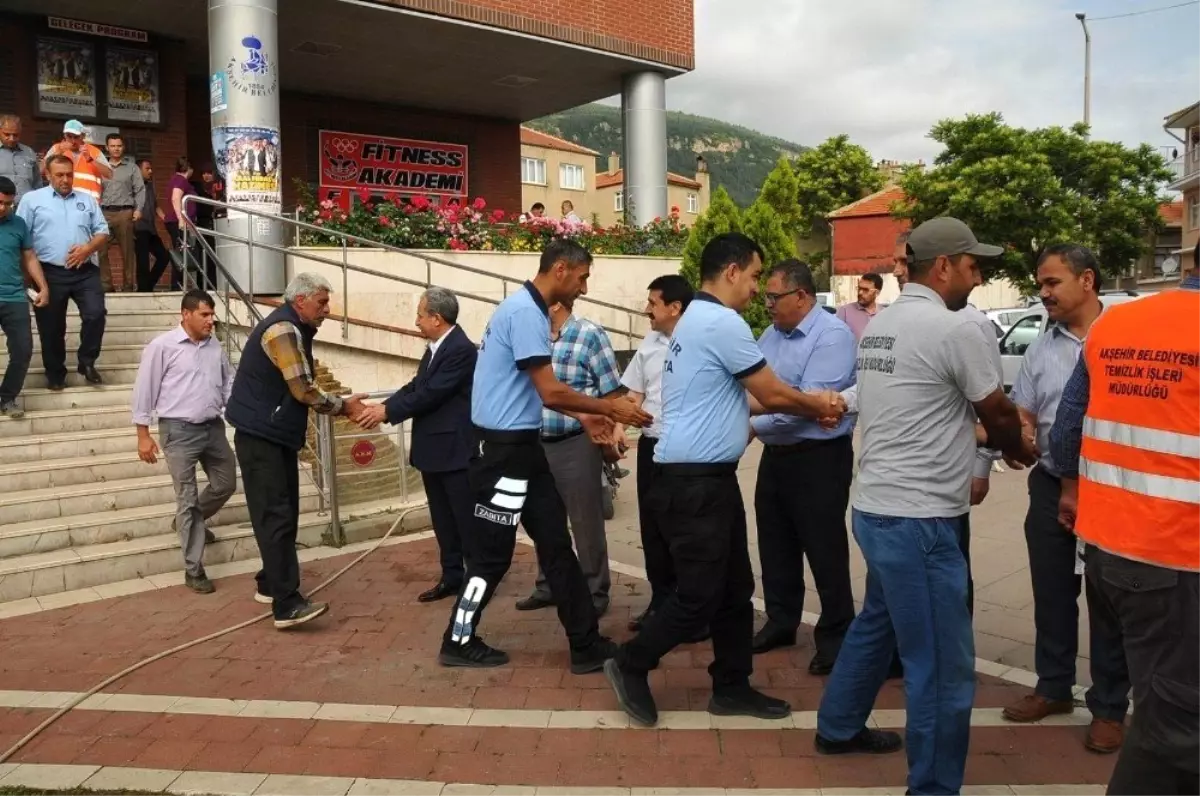 Başkan Akkaya, belediye personeliyle bayramlaştı