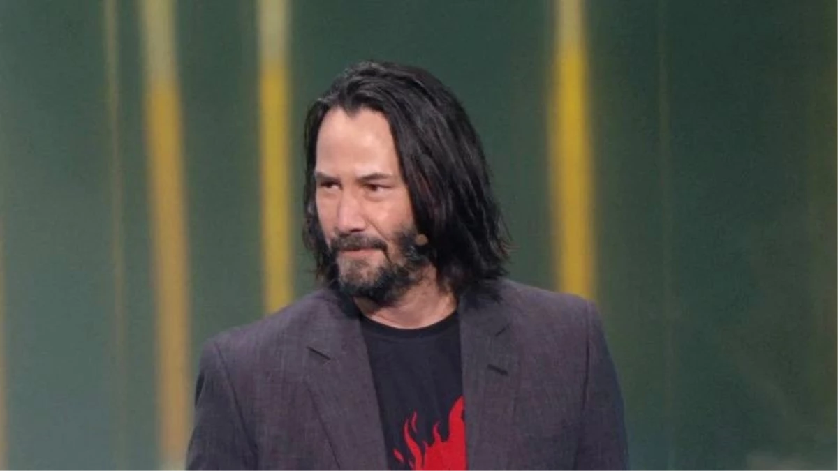 CD Projekt, Keanu Reeves\'e Sahnede Laf Atan Hayrana Cyberpunk 2077 Hediye Etti