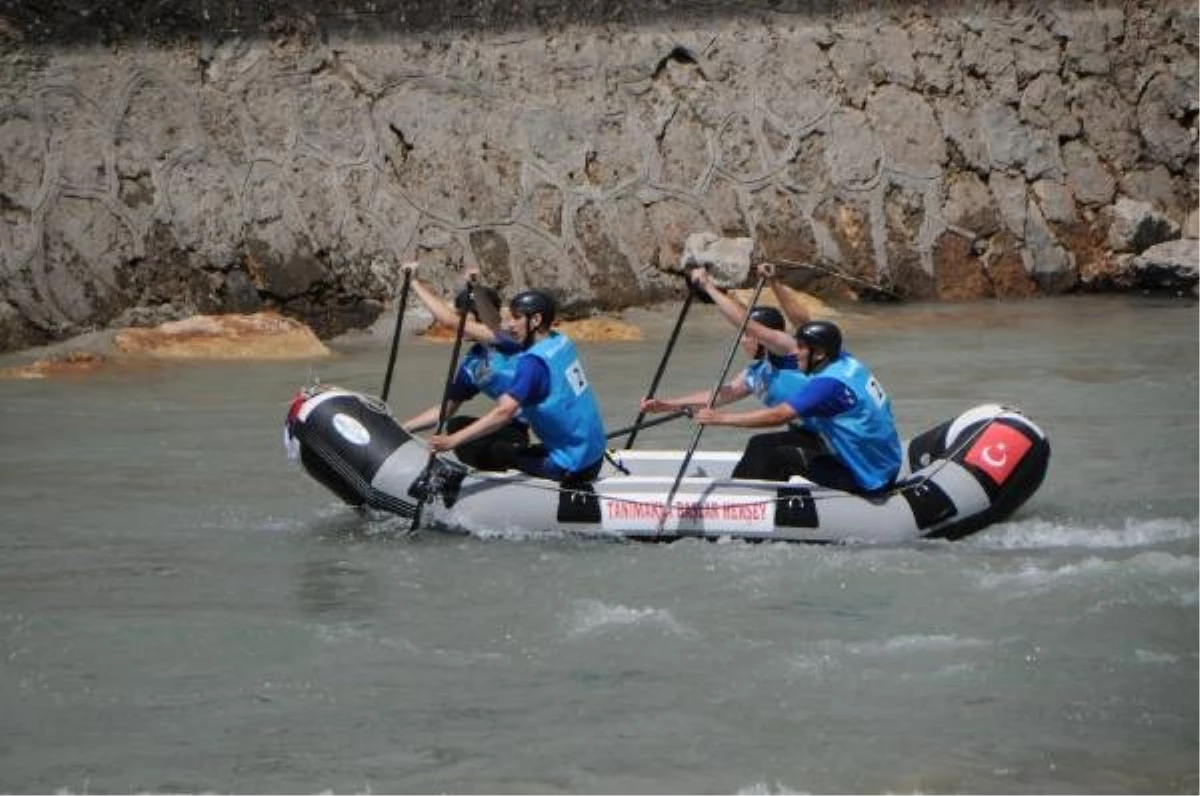 Dünya Rafting Şampiyonası\'nda yarışlar başladı