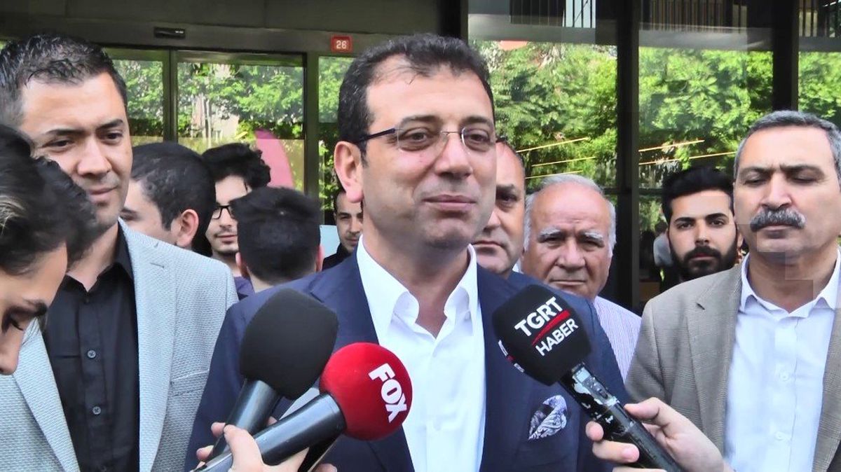 Ekrem İmamoğlu: "Demokrasi sürecine çok önemli katkı sunacağını düşündüğüm için çok mutluyum"
